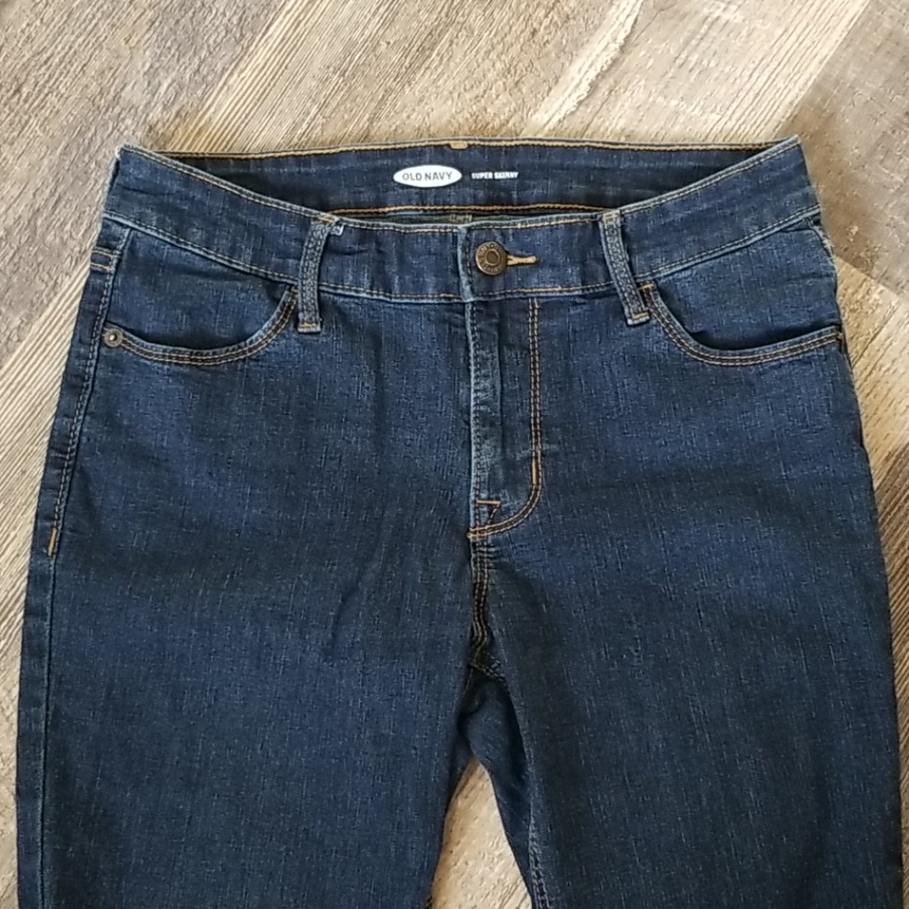 Old Navy Super Skinny Jeans - Picture 3 of 8